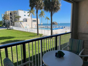 Relaxing beachfront getaway with heated pool #4